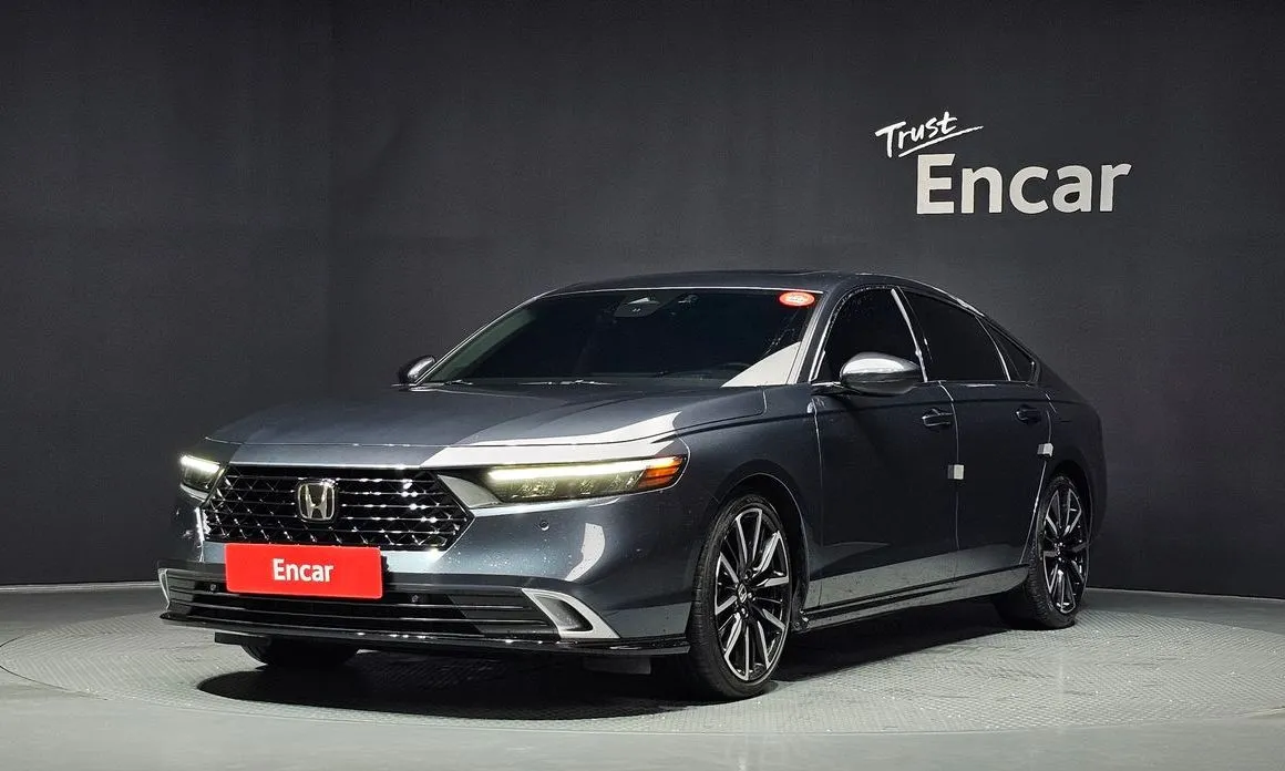 Honda Accord — фото 1