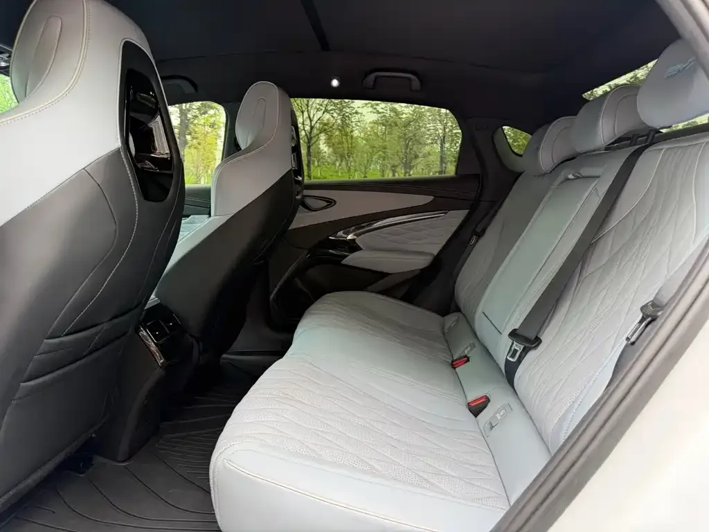 BYD Seal — фото 2