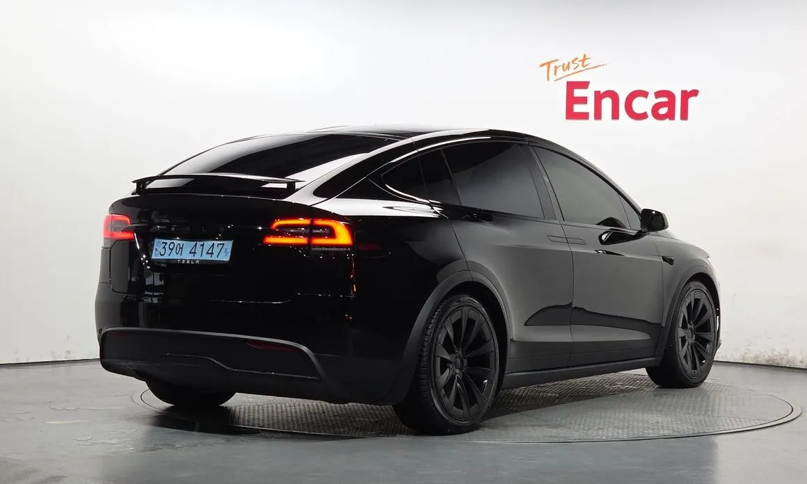 Tesla Model X — фото 3