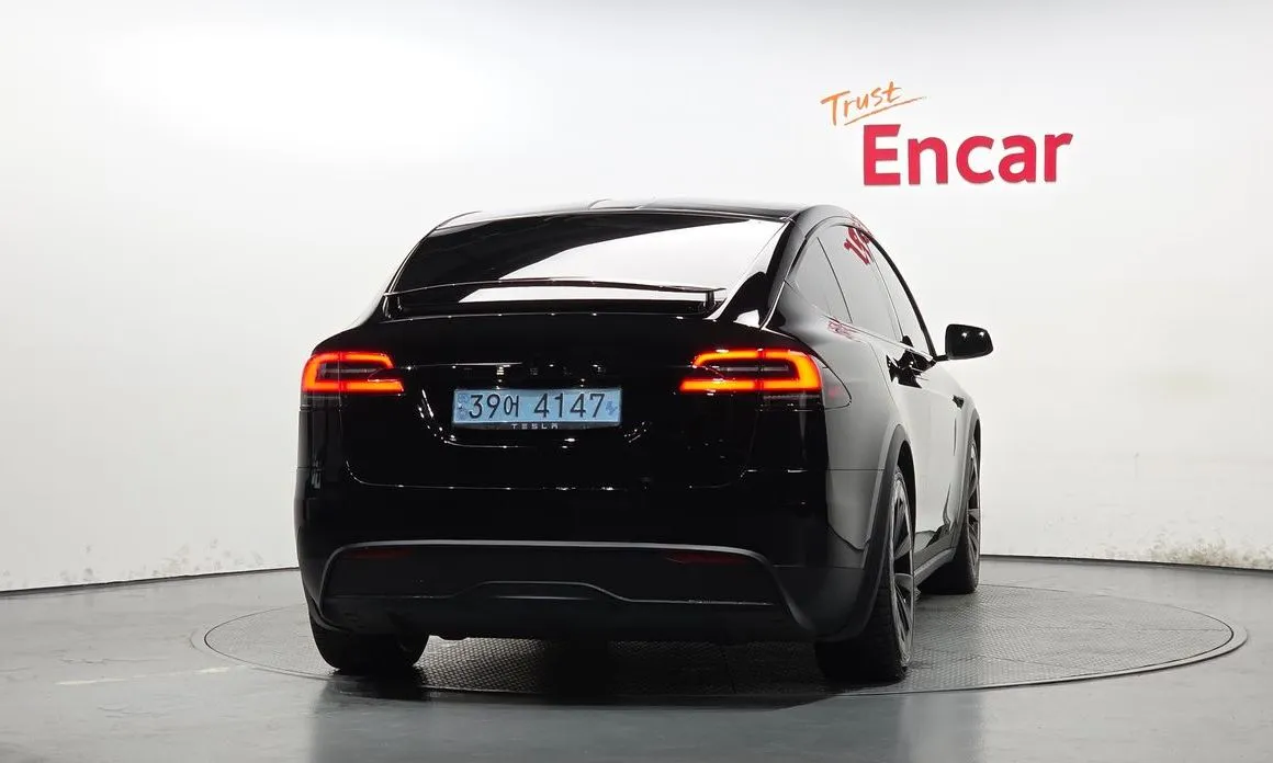 Tesla Model X — фото 9