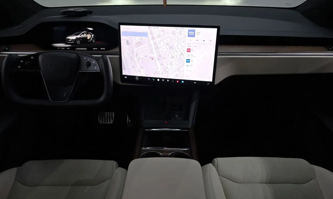 Tesla Model X — фото 5