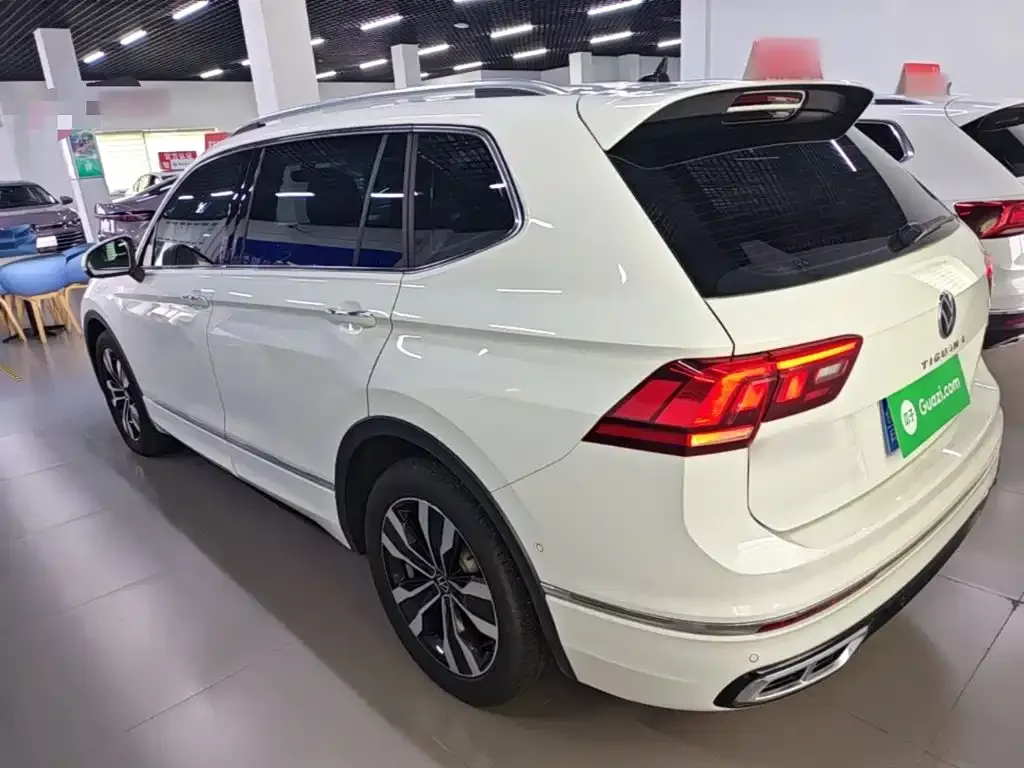 Volkswagen Tiguan L — фото 6