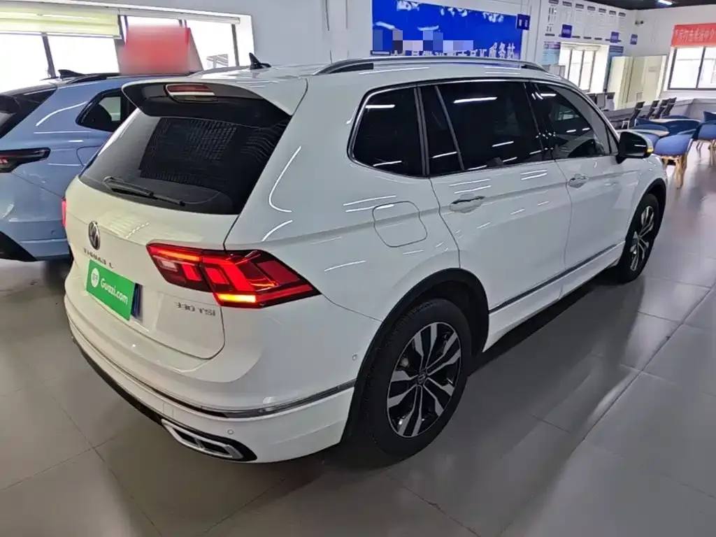 Volkswagen Tiguan L — фото 4
