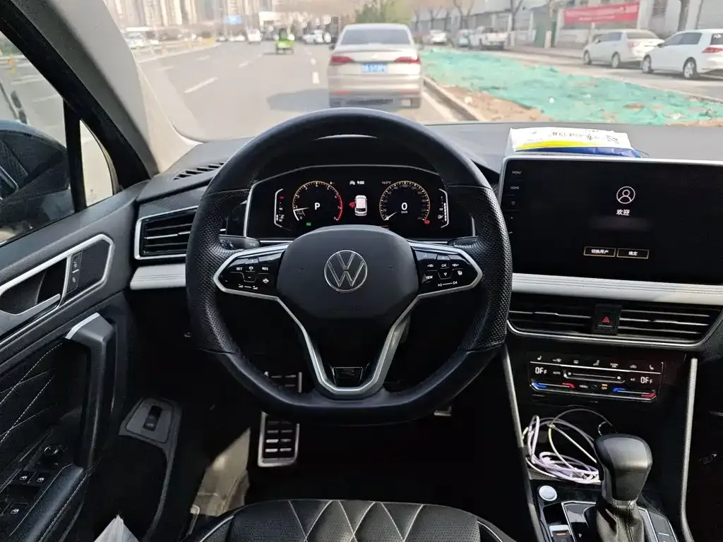 Volkswagen Tiguan L — фото 8