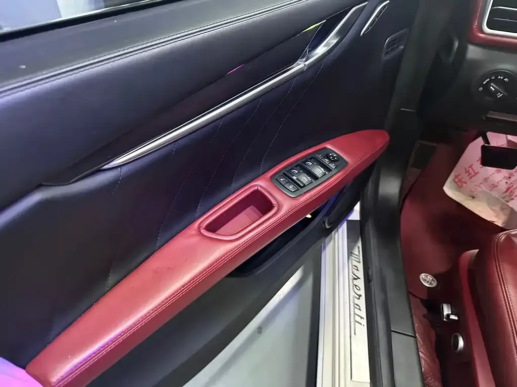 Maserati Ghibli — фото 10