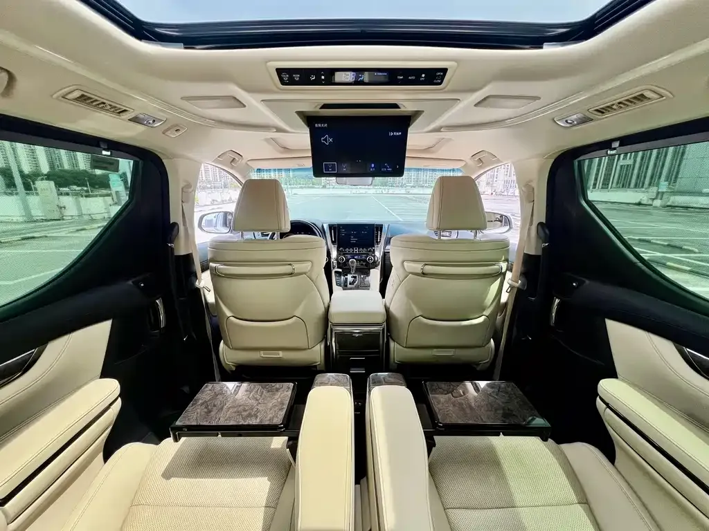 Toyota Alphard — фото 6