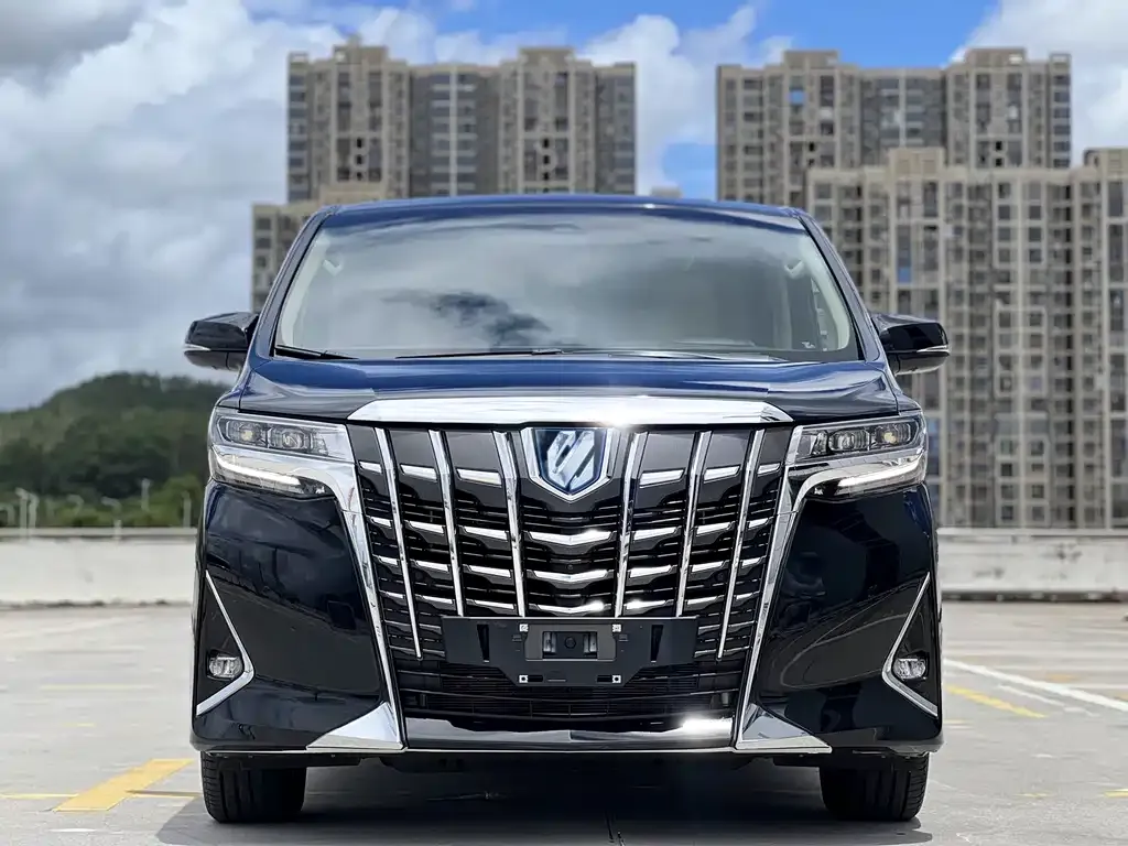 Toyota Alphard — фото 2