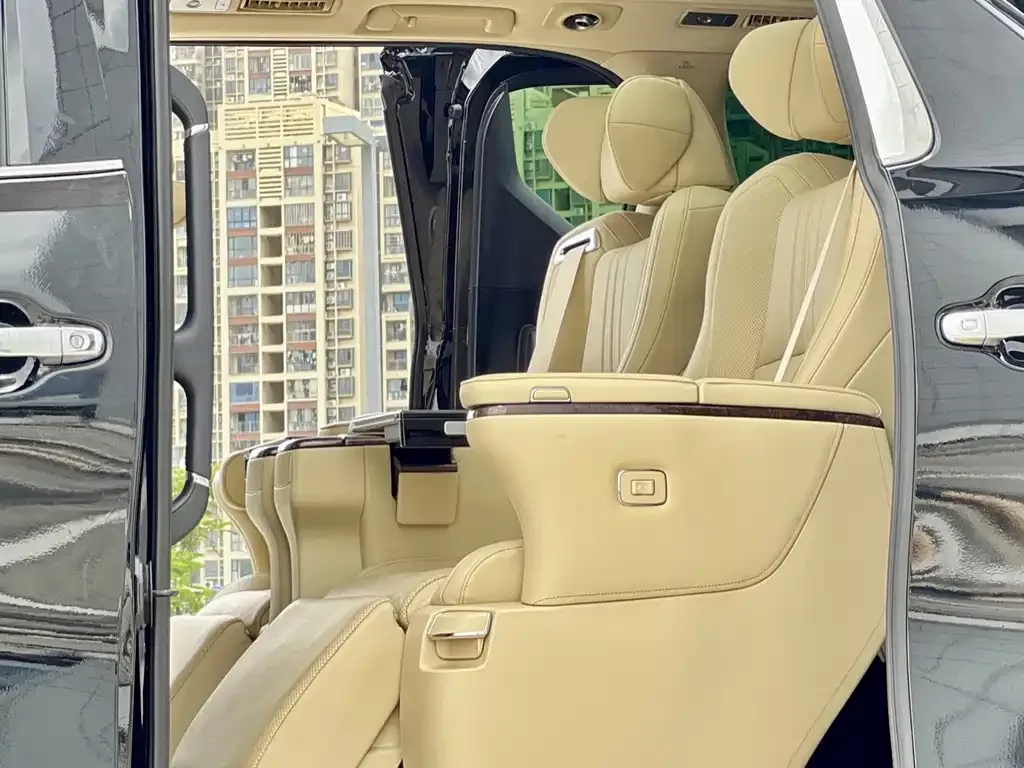 Toyota Alphard — фото 3