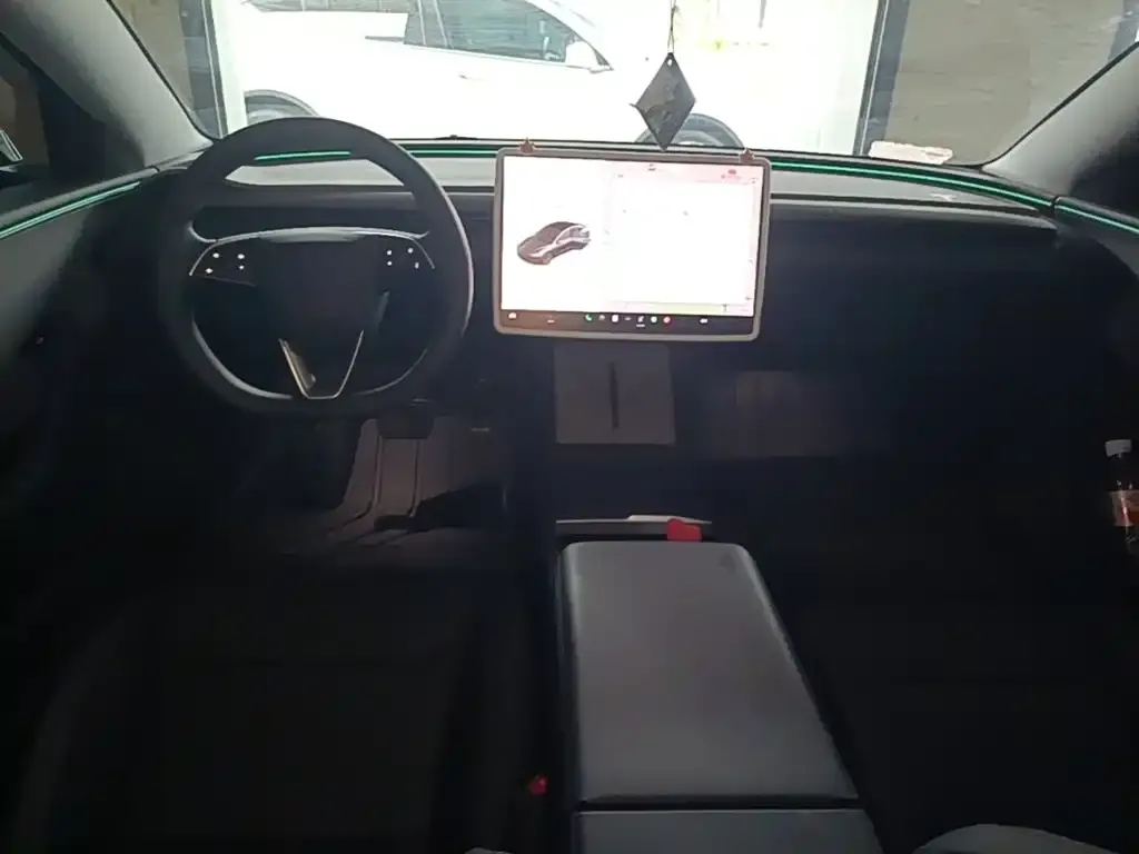 Tesla Model 3 — фото 4