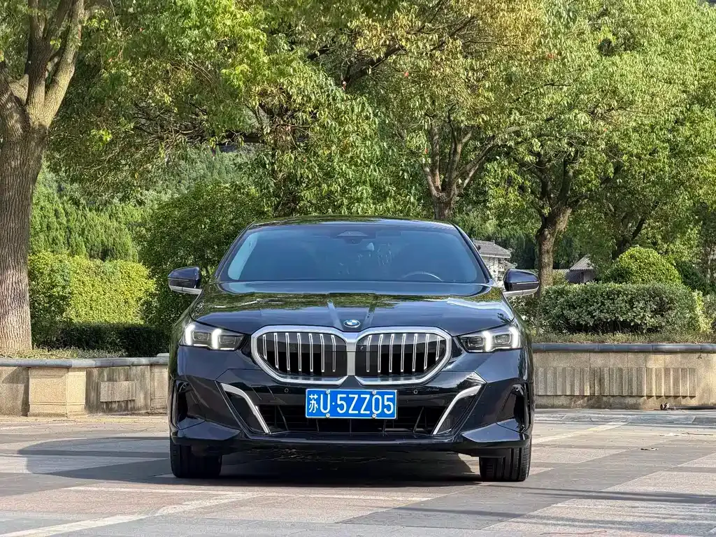 BMW 5 Series — фото 10