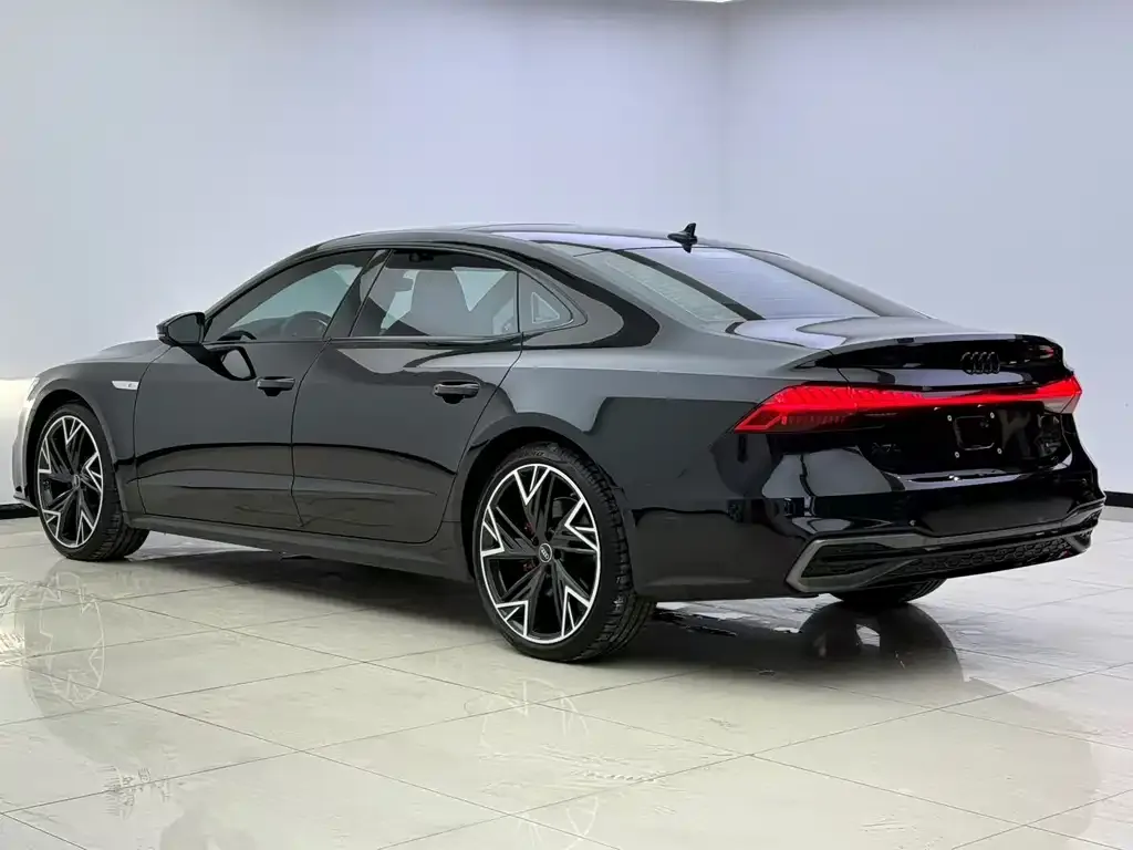 Audi A7L — фото 2
