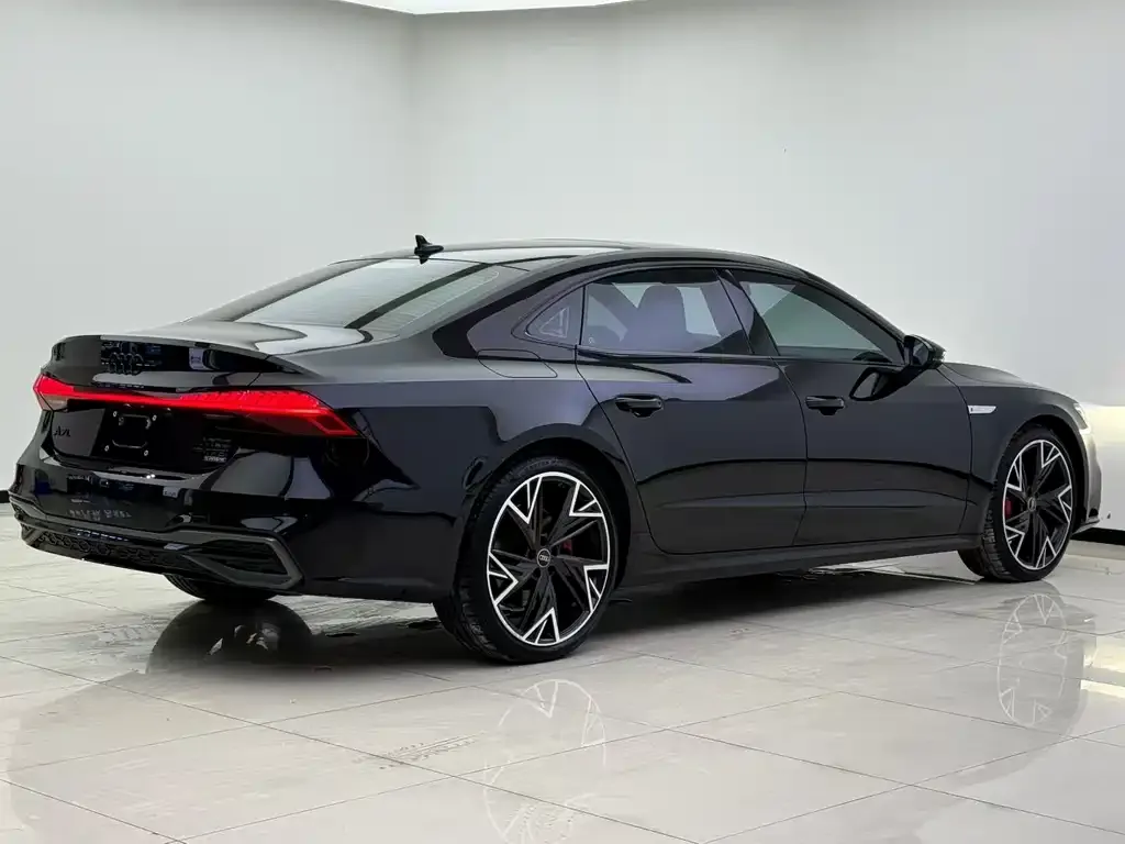 Audi A7L — фото 7