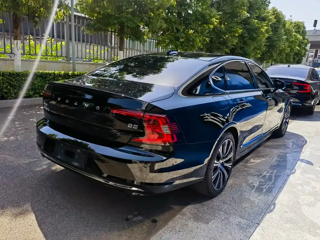Volvo S90 — фото 10