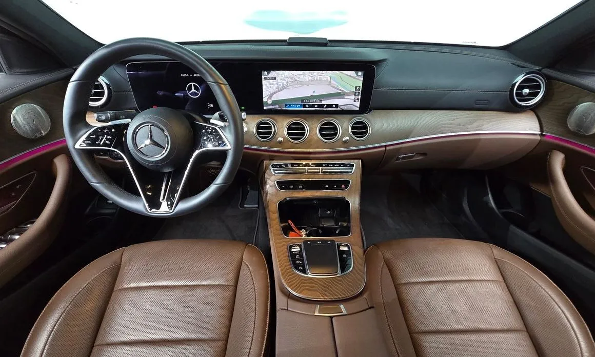 Mercedes-Benz E-Class — фото 10