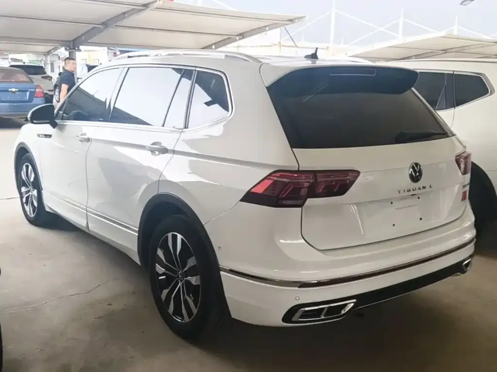 Volkswagen Tiguan L — фото 3