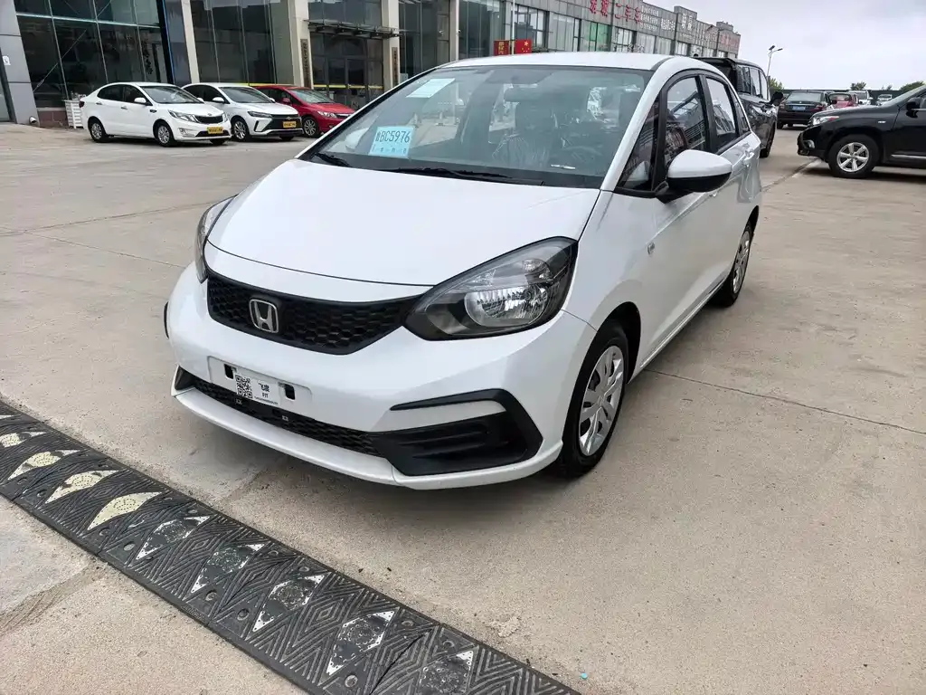 Honda Fit — фото 1