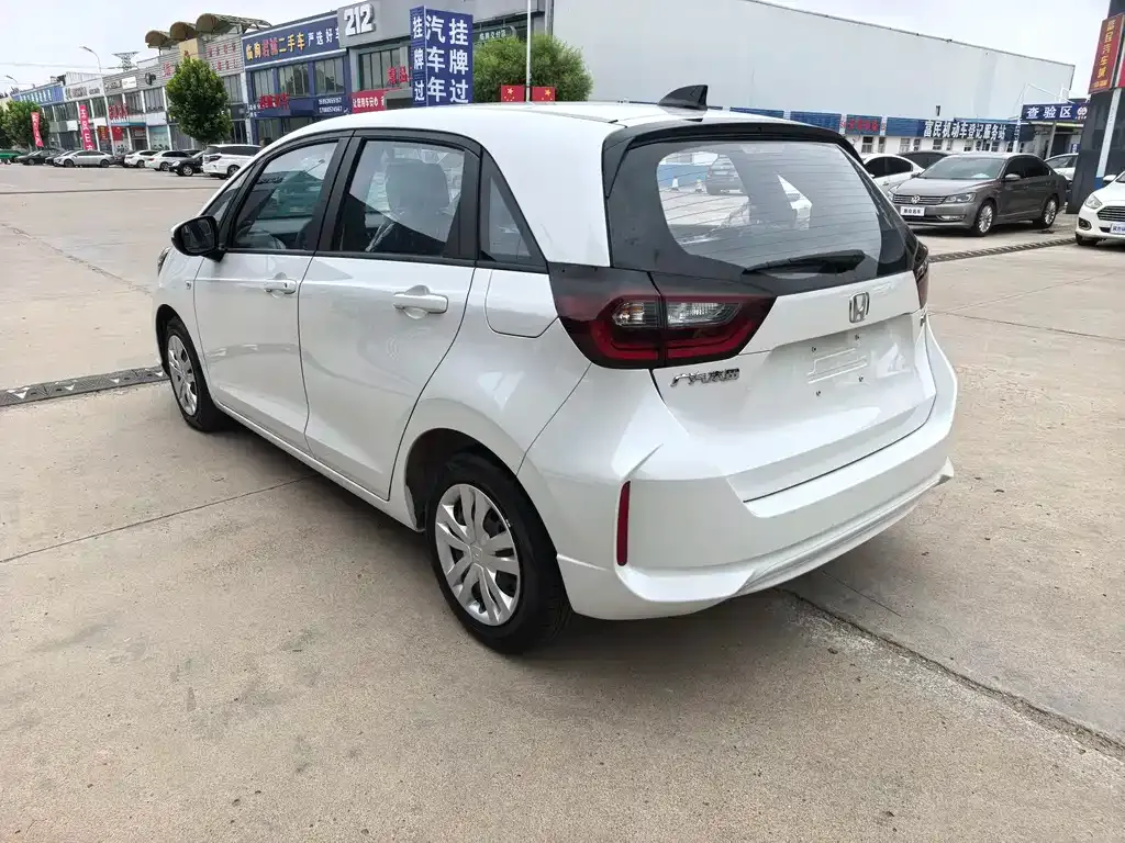 Honda Fit — фото 9