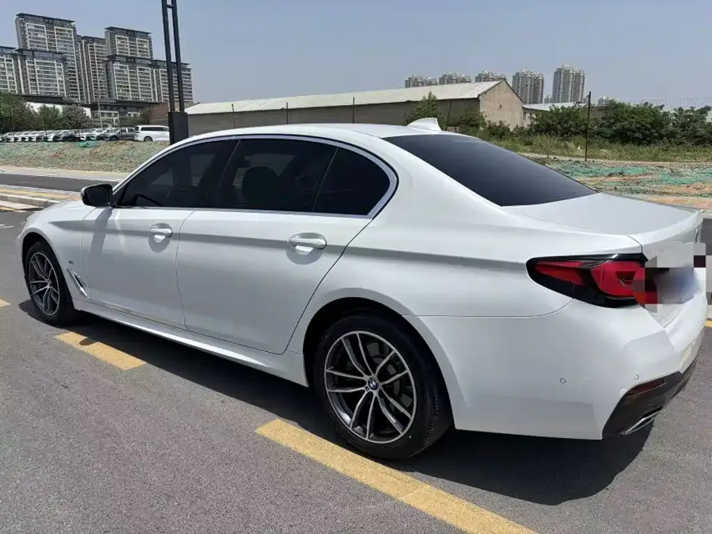 BMW 5 Series — фото 2