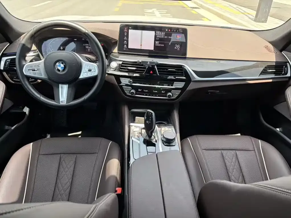 BMW 5 Series — фото 4