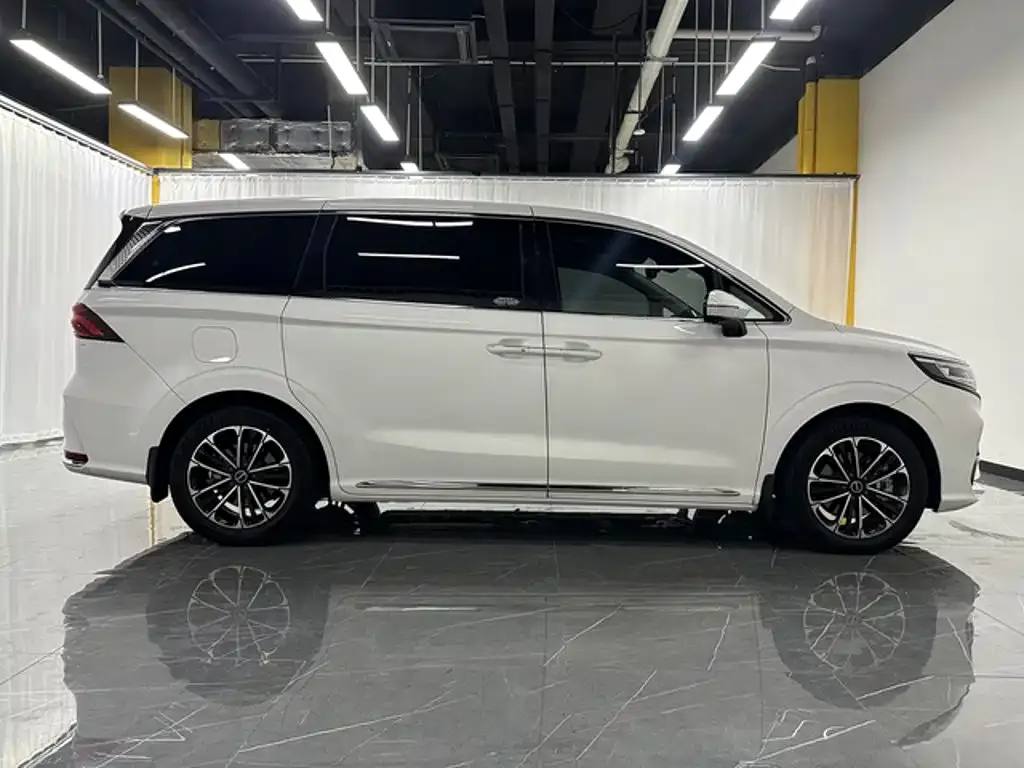 Roewe iMAX8 — фото 8