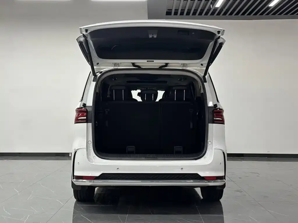 Roewe iMAX8 — фото 10