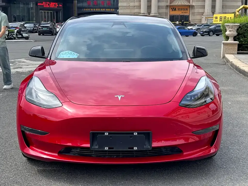 Tesla Model 3 — фото 10