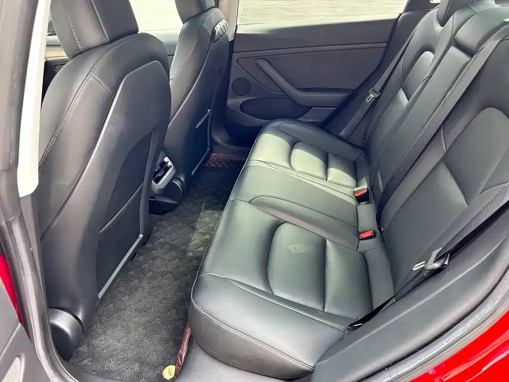 Tesla Model 3 — фото 5