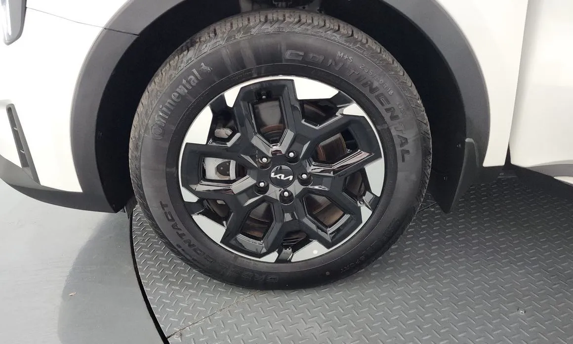 Kia Sorento — фото 7