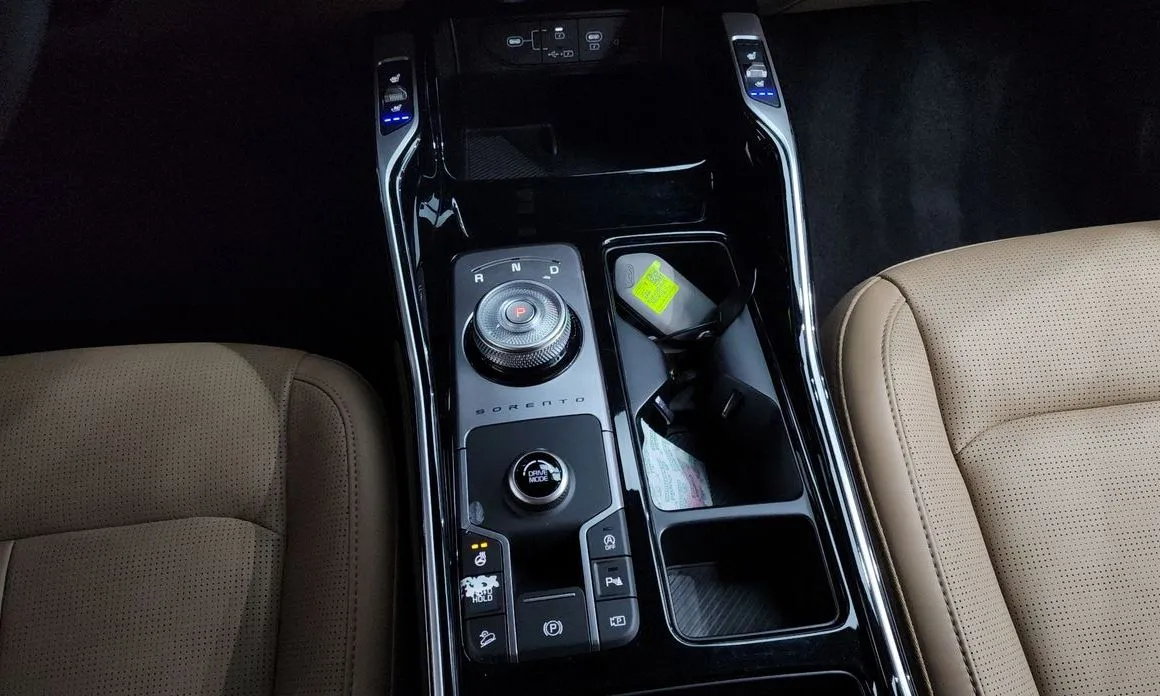 Kia Sorento — фото 8