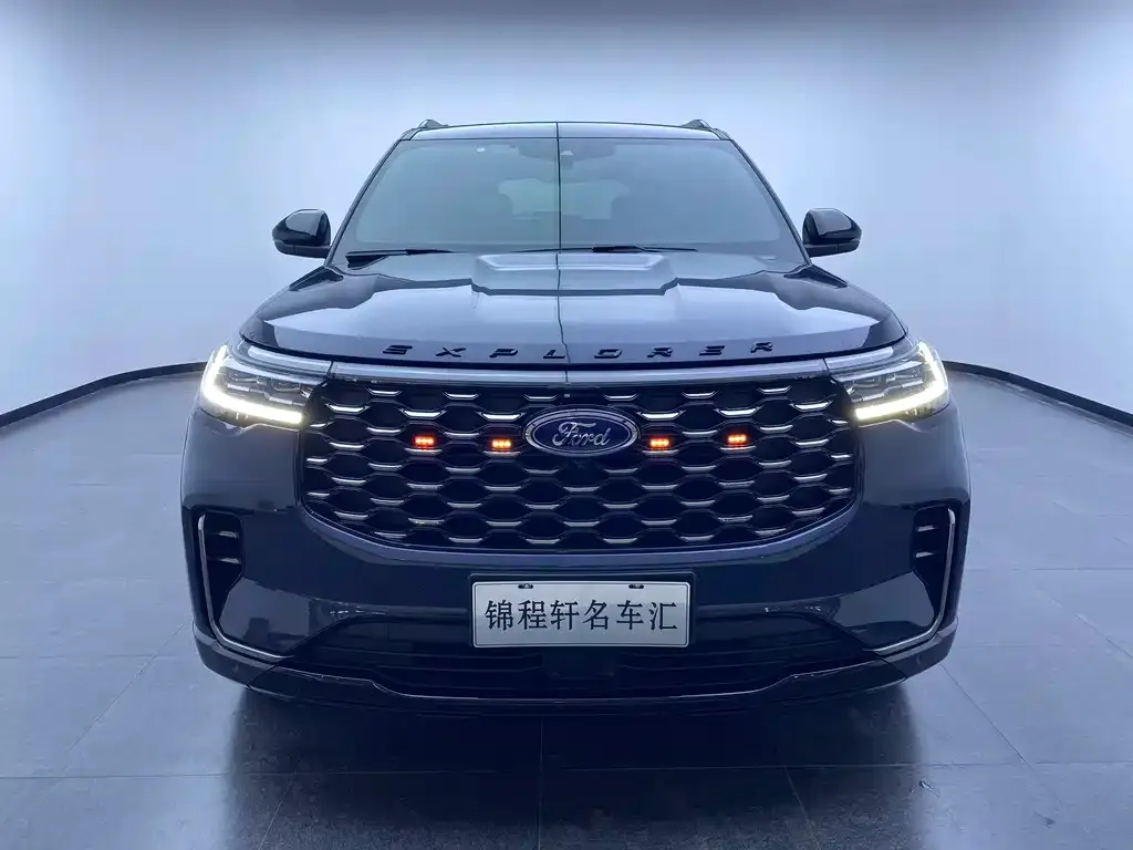 Ford Explorer — фото 10
