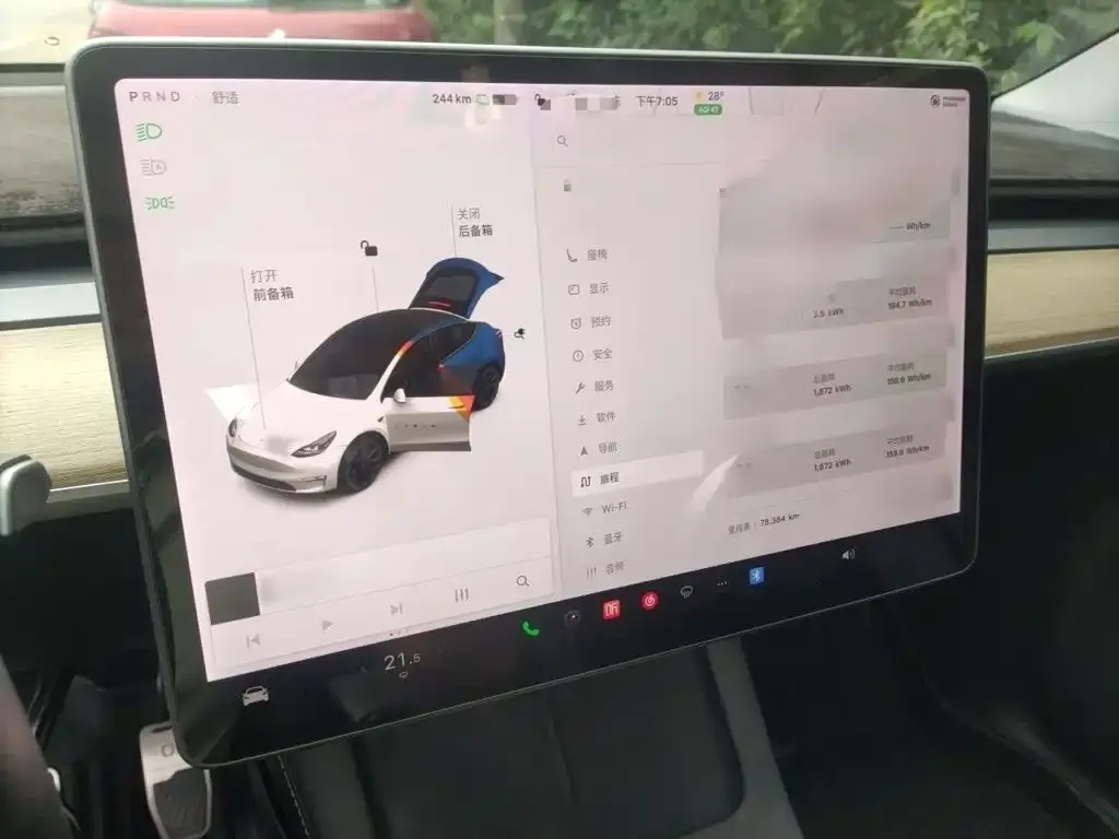 Tesla Model Y — фото 3