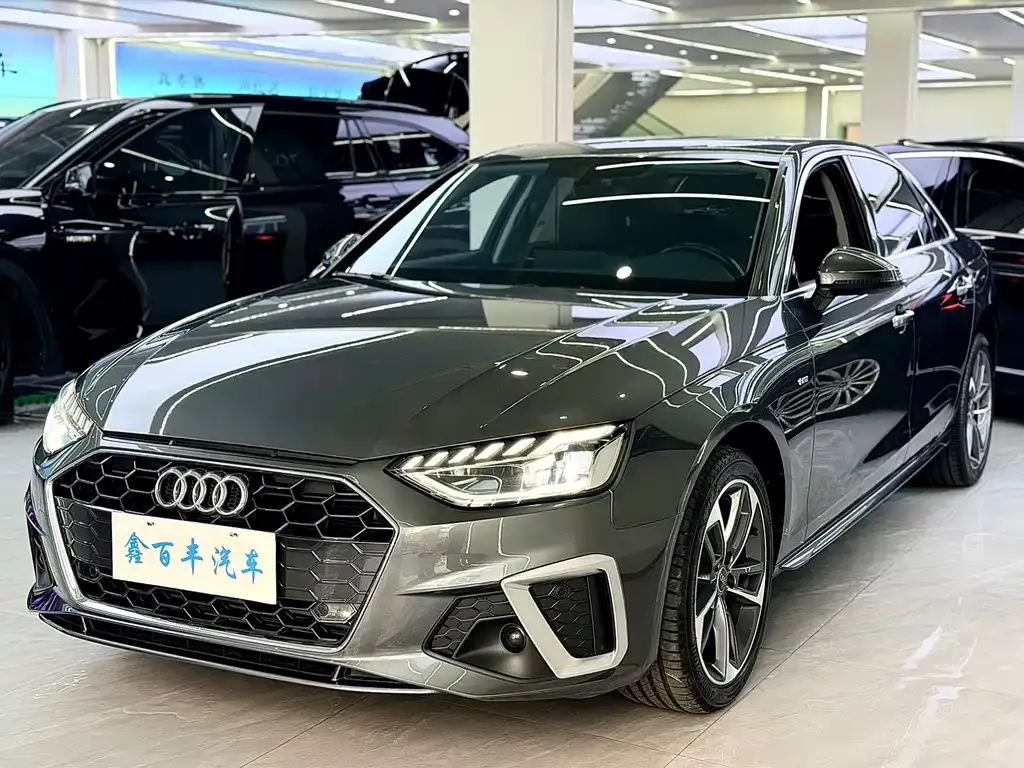 Audi A4L — фото 1