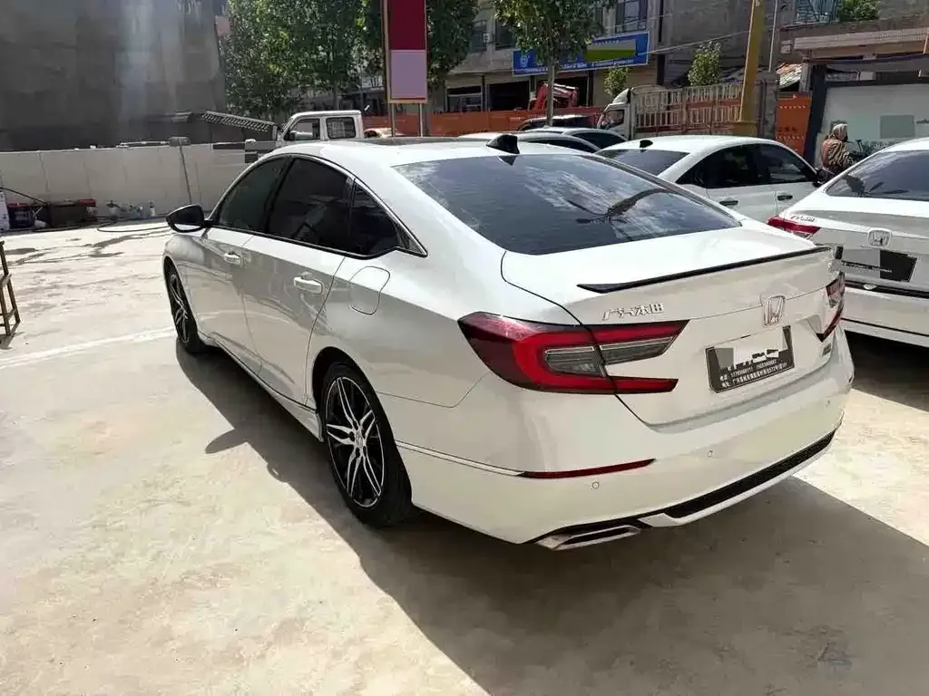 Honda Accord — фото 2