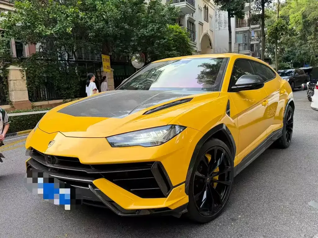 Lamborghini Urus — фото 1