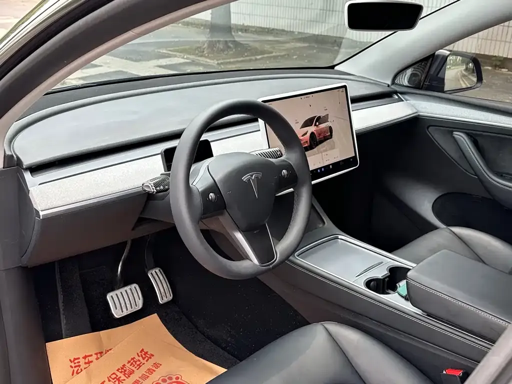 Tesla Model Y — фото 5