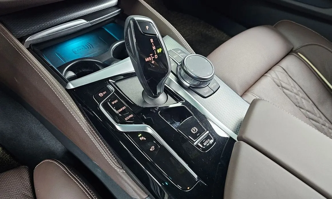 BMW 5-Series — фото 10