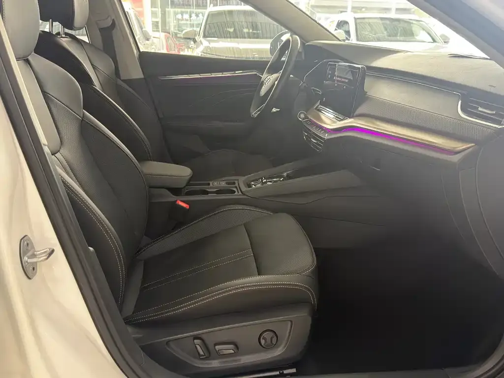 Skoda Octavia — фото 2