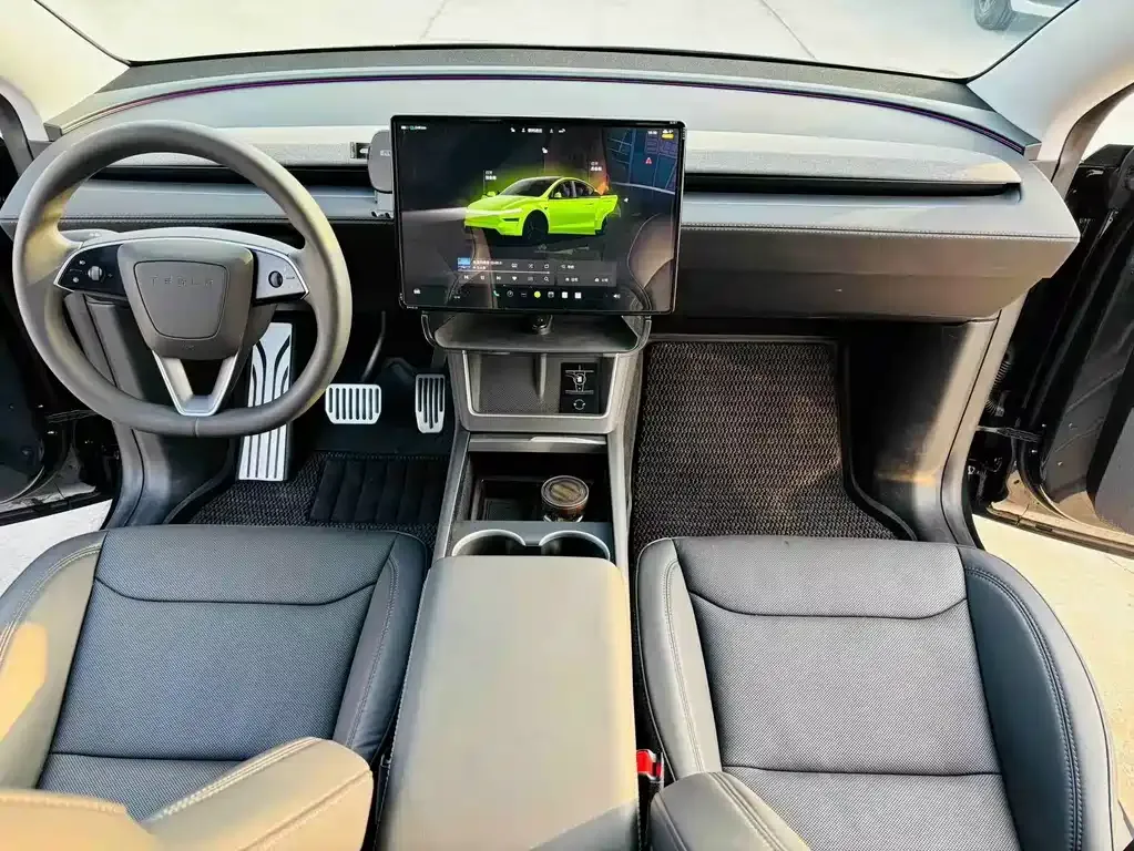 Tesla Model Y — фото 9