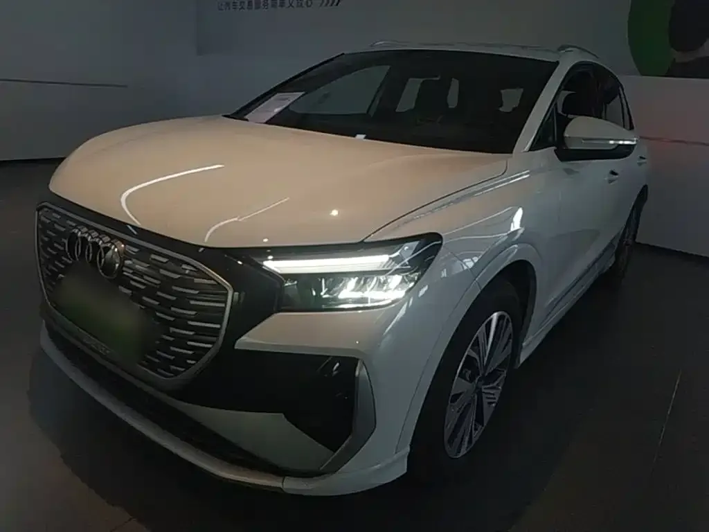 Audi Q4 e-tron — фото 2