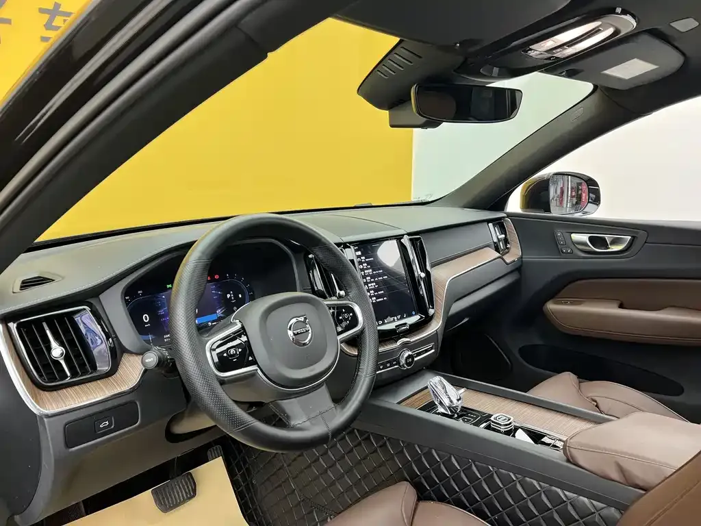 Volvo XC60 2024 из CN, фото 10