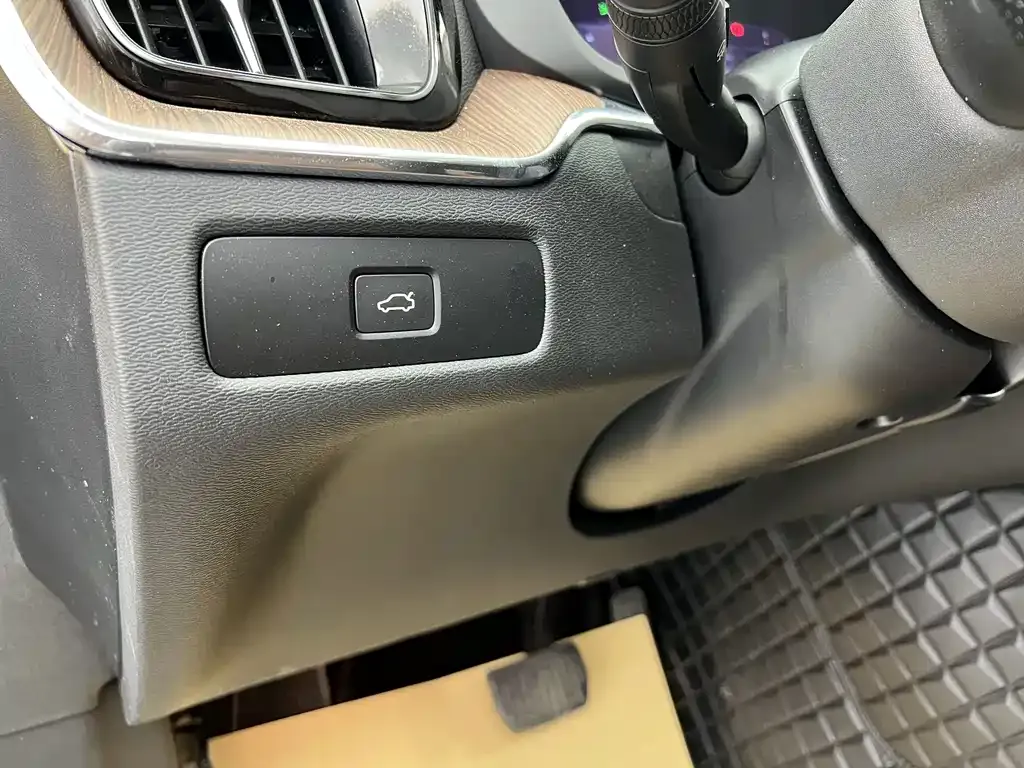 Volvo XC60 2024 из CN, фото 4