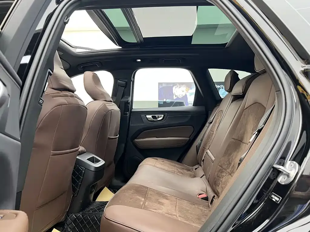 Volvo XC60 2024 из CN, фото 5
