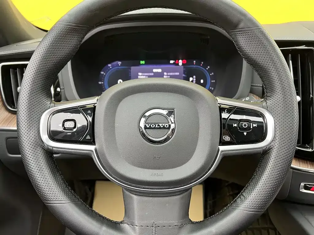 Volvo XC60 2024 из CN, фото 6