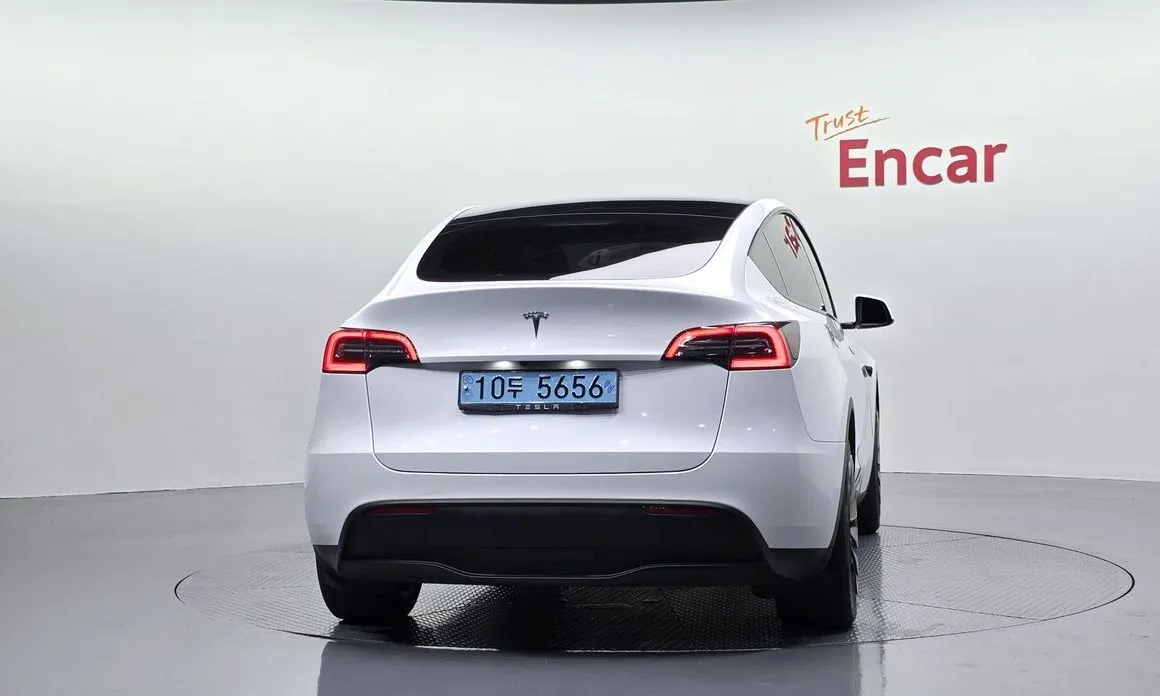 Tesla Model Y — фото 4