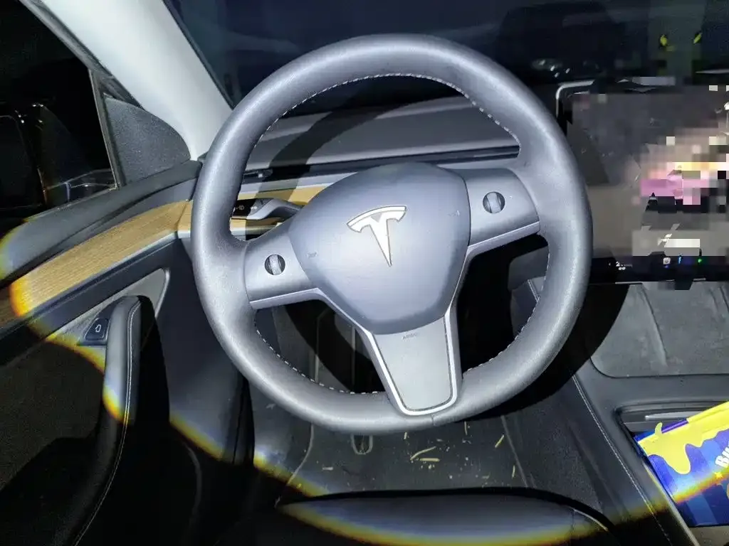 Tesla Model Y — фото 7