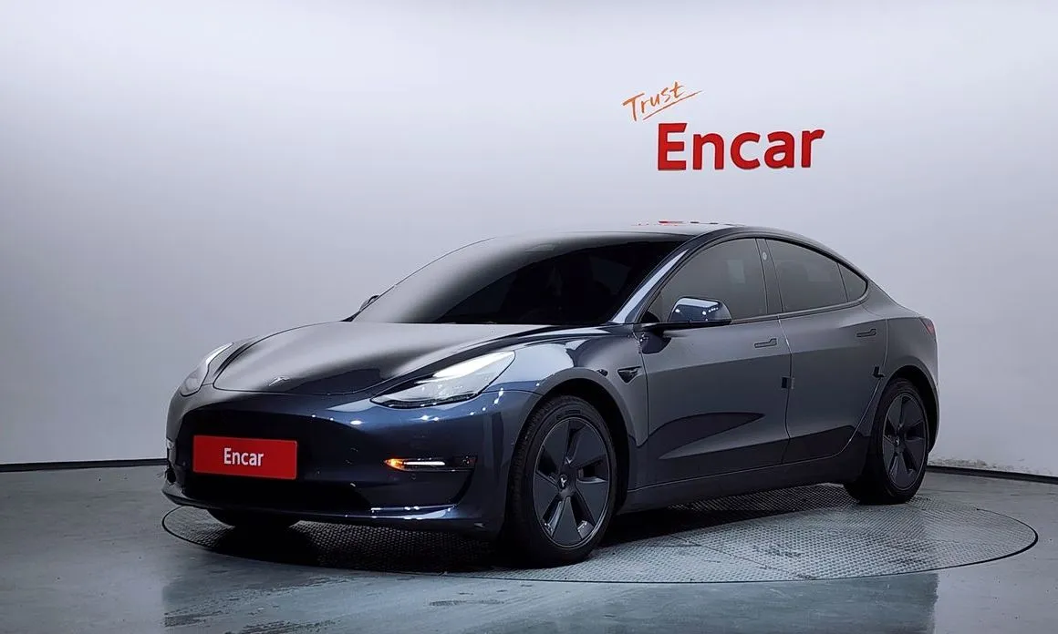 Tesla Model 3 — фото 1