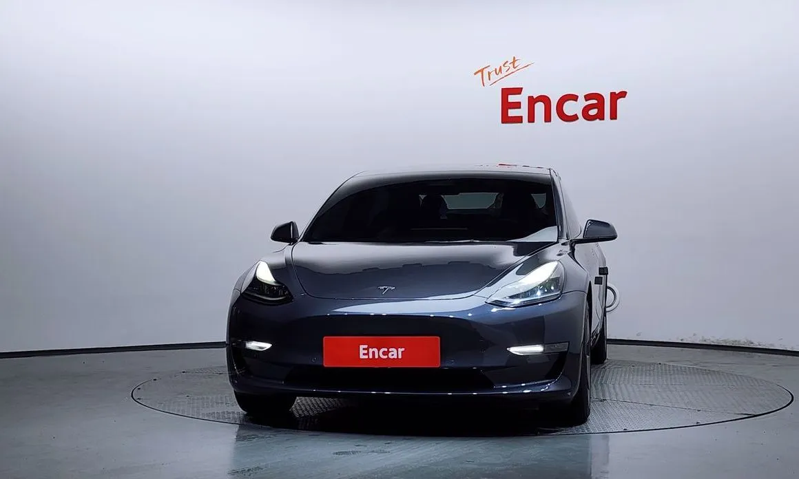 Tesla Model 3 — фото 3