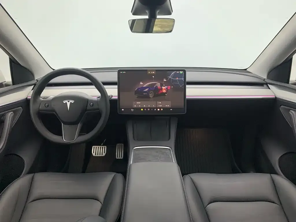 Tesla Model Y — фото 8