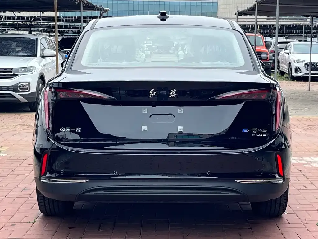Hongqi E-QM5 — фото 3