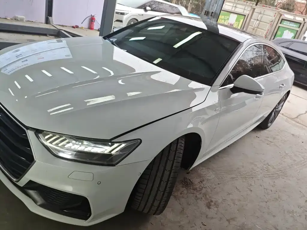 Audi A7 — фото 1